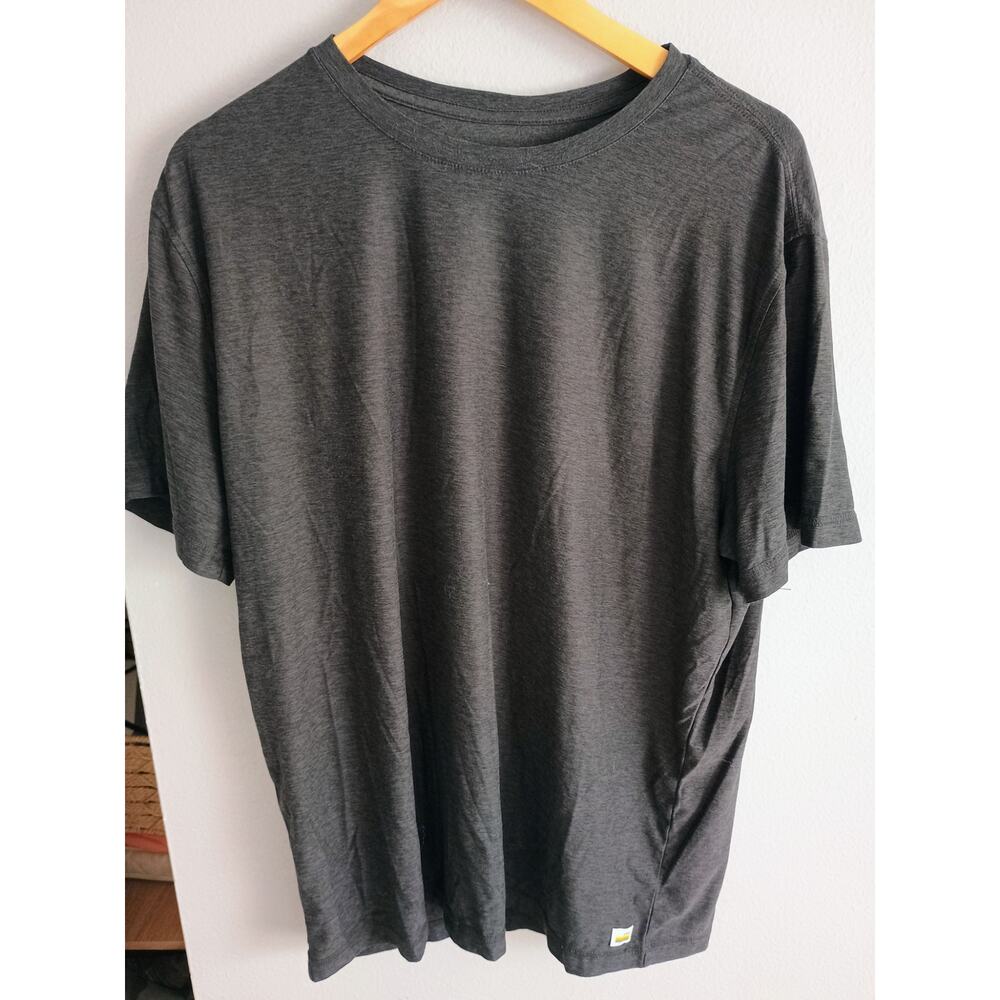 Vuori men's XL Shirt
